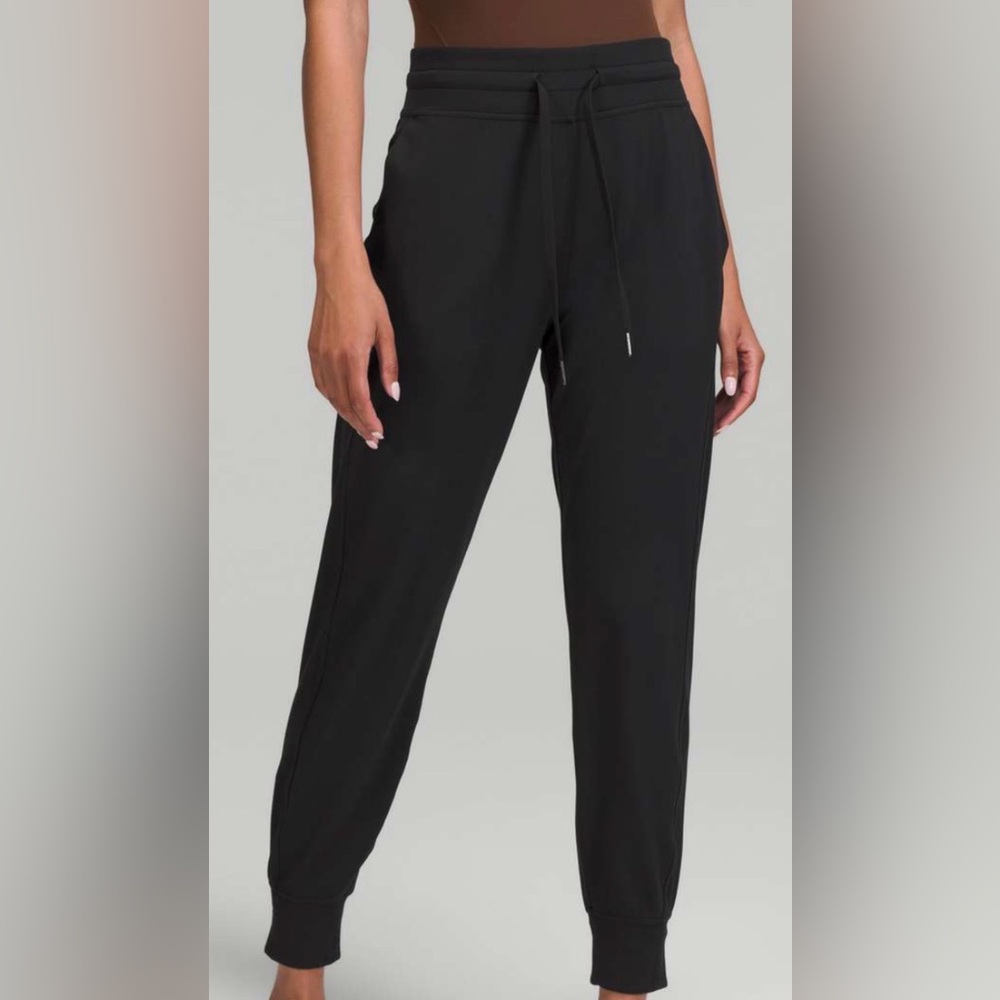 Women's lululemon ready to rulu jogger black size 6